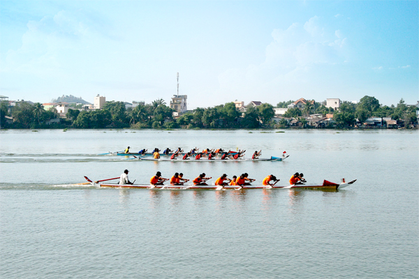 Lễ hội đua thuyền trên sông Đồng Nai