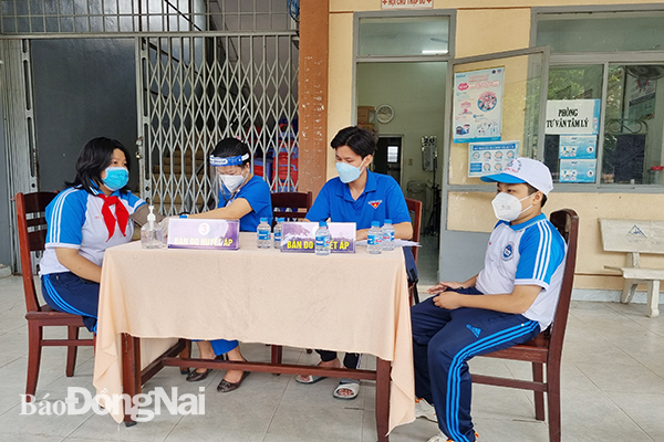 Tiêm vaccine cho học sinh tại Trường THCS Trần Hưng Đạo