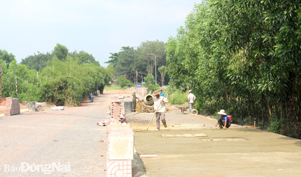 Thi công dự án đường Nguyễn Huệ tại TT.Trảng Bom (H.Trảng Bom)