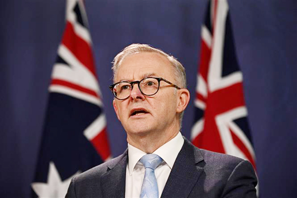 Thủ tướng Australia Anthony Albanese phát biểu tại cuộc họp báo ở Sydney Ảnh: AFP/TTXVN