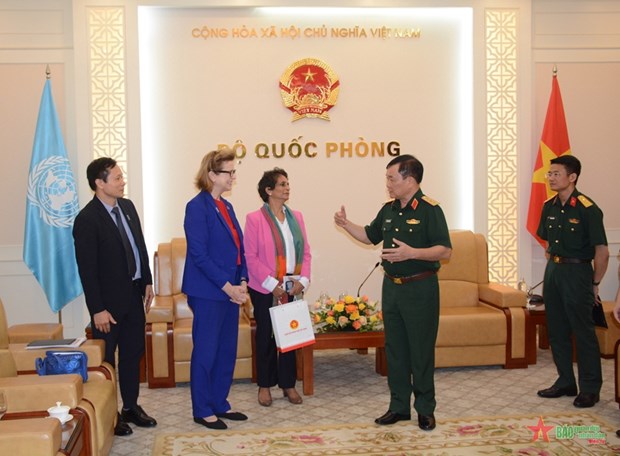 Vietnam asks for more UNDP's support for UXO clearance, peacekeeping