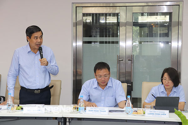 Ông Trần Thanh Hải, Tổng giám đốc Tổng công ty Sonadezi kiến nghị một số vấn đề vướng mắc của công ty. Ảnh: Hương Giang
