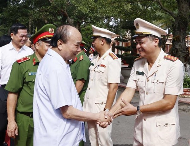 President Nguyen Xuan Phuc inspects special amnesty work at Xuan Loc prison in Dong Nai province. (Photo: VNA) 