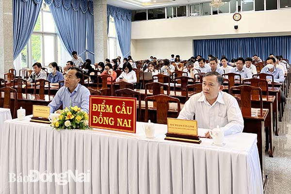 Đồng chí Phạm Xuân Hà, Uỷ viên Ban TVTU, Trưởng ban Tuyên giáo Tỉnh uỷ tham dự hội nghị