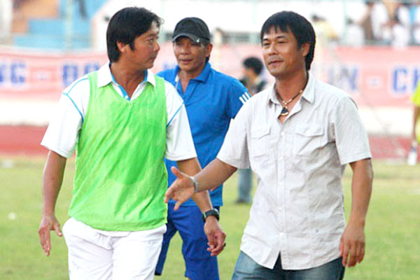 Hai danh thủ một thời của “thế hệ vàng” Hữu Thắng và Lê Huỳnh Đức cùng chèo chống 2 con thuyền bóng đá TP.HCM vượt qua sóng cả ba đào