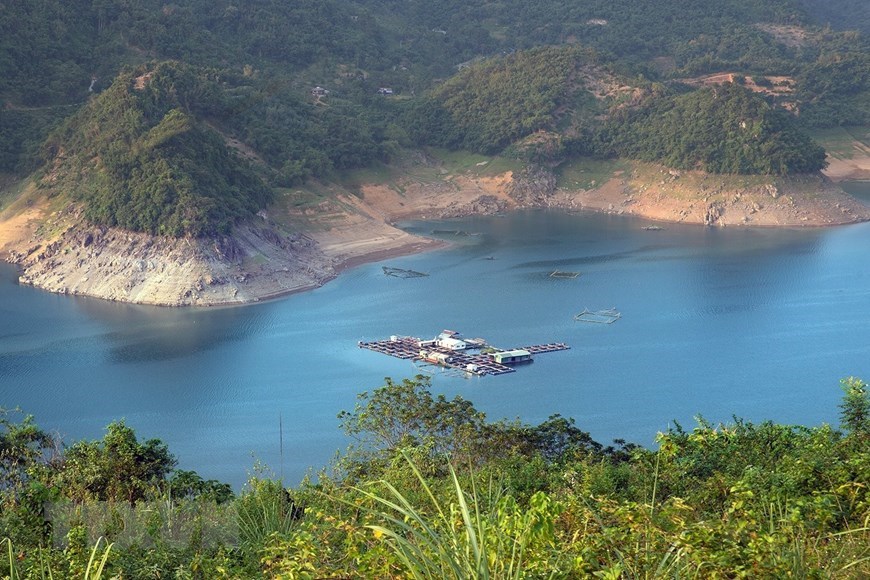 Hoa Binh lake has become one of the must-see destinations for visitors to Hoa Binh province.