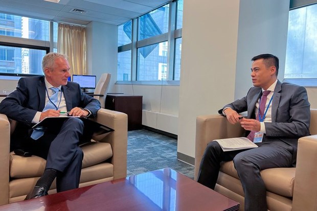 Vietnam discusses priorities with President of UNGA's 77th session