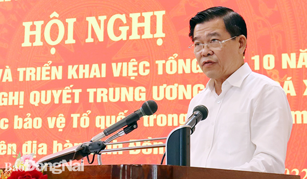 Bí thư Tỉnh ủy Nguyễn Hồng Lĩnh phát biểu kết luận hội nghị