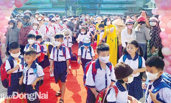 Trường tiểu học An Bình (P.An Bình, TP.Biên Hòa) đón học sinh lớp 1 lần đầu tựu trường chuẩn bị cho năm học 2022-2023