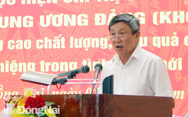Phó bí thư Thường trực Tỉnh ủy Hồ Thanh Sơn phát biểu chỉ đạo tại hội nghị