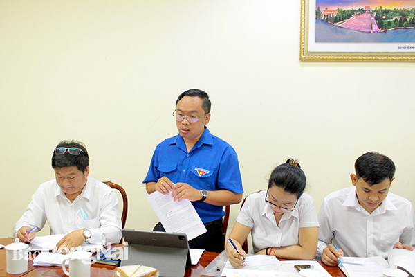 Đại diện Tỉnh đoàn phát biểu ý kiến liên quan đến dự thảo Nghị quyết về phát triển thanh niên tỉnh Đồng Nai đến năm 2030
