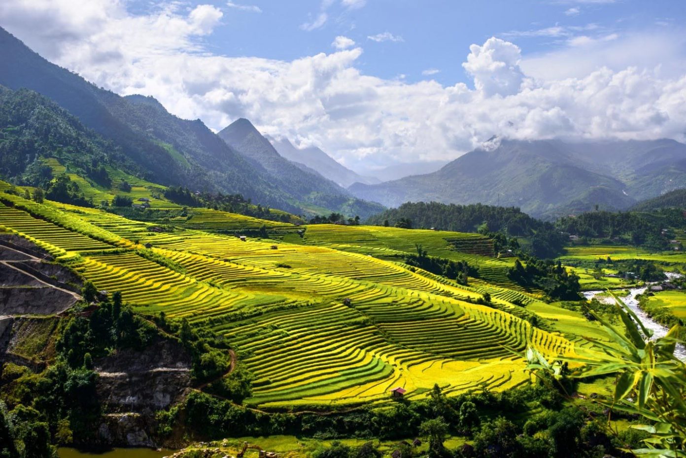 As it is separated, Nam Cang still retains its unique beauty and culture and peaceful atmosphere - PHOTOS: TRAN MINH THIN