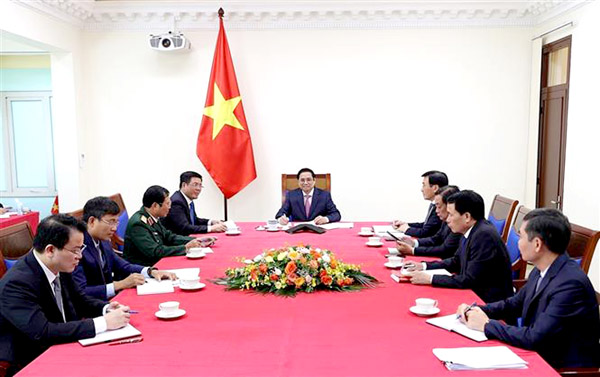 Thủ tướng Phạm Minh Chính điện đàm với Thủ tướng Trung Quốc Lý Khắc Cường