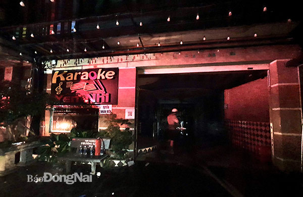 Quán karaoke Yến Nhi (xã Hố Nai 3, H.Trảng Bom) - nơi xảy ra cháy vào chiều tối 11-9 đã bị tạm đình chỉ hoạt động vì nhiều vi phạm về phòng cháy, chữa cháy. Ảnh: CTV