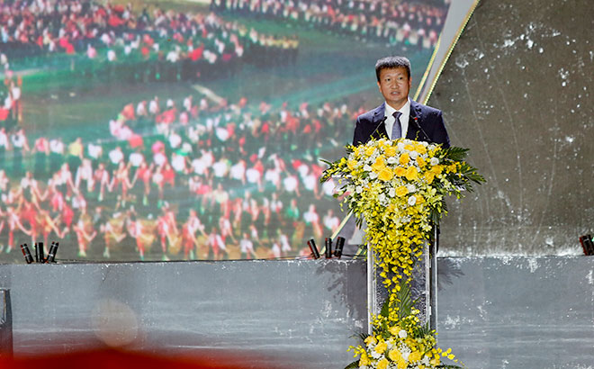 Chủ tịch UBND tỉnh Yên Bái Trần Huy Tuấn phát biểu khai mạc Lễ đón nhận và Lễ hội