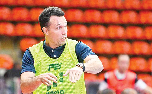 Chờ đợi futsal Việt Nam với HLV vô địch thế giới