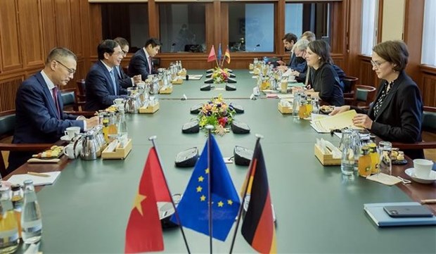 Minister of Foreign Affairs Bui Thanh Son holds talks with his German counterpart Annalena Baerbock. 