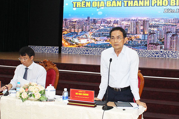 Bí thư Thành ủy Biên Hòa Võ Văn Chánh phát biểu tại hội nghị. Ảnh: Vương Thế