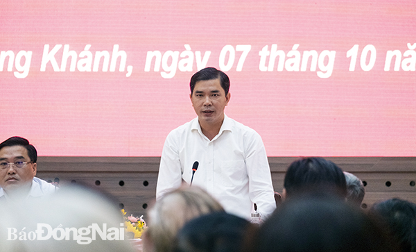 Chủ tịch UBND TP.Long Khánh Đỗ Chánh Quang mong muốn người dân chia sẻ, ủng hộ để hoàn thành tuyến đường trước Tết Nguyên đán 2023 