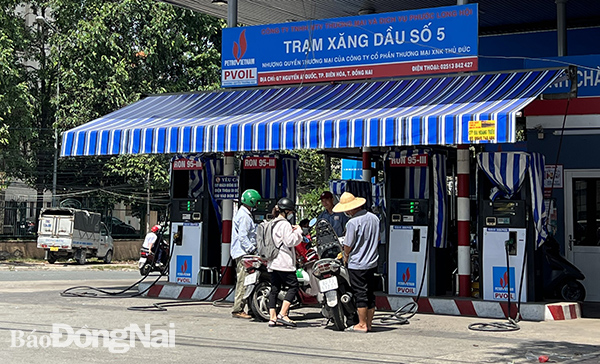 Một trạm xăng dầu trên đường Nguyễn Ái Quốc (TP.Biên Hòa) đã mở bán trở lại