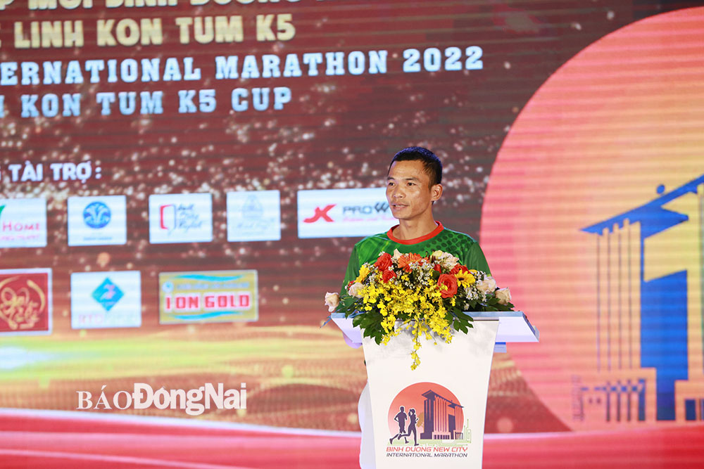 Đại sứ Marathon Việt Nam Lê Văn Tuấn truyền cảm hứng tại lễ khai mạc