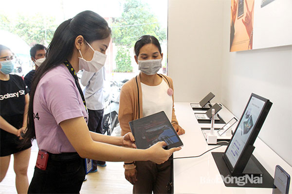 Hàng hóa, dịch vụ công nghệ đắt hàng mùa cuối năm