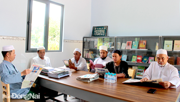 Niềm vui của đồng bào Chăm ở Bình Sơn