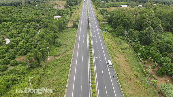 Cao tốc Tân Phú - Bảo Lộc là đoạn giữa của đường cao tốc Dầu Giây - Liên Khương kết nối với đường cao tốc TP.HCM - Long Thành - Dầu Giây. Ảnh: P.Tùng