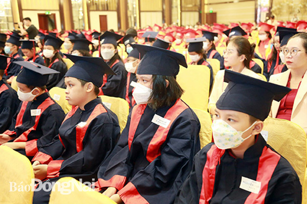 Học viên "sốt ruột" chờ tiếp tục được thi IELTS