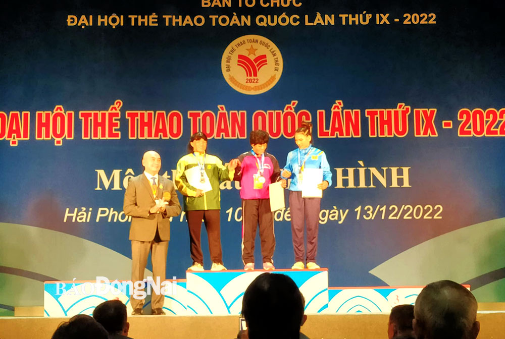 VĐV Tôn Hoàng Khánh Lan đoạt HCV hạng cân 52kg nữ