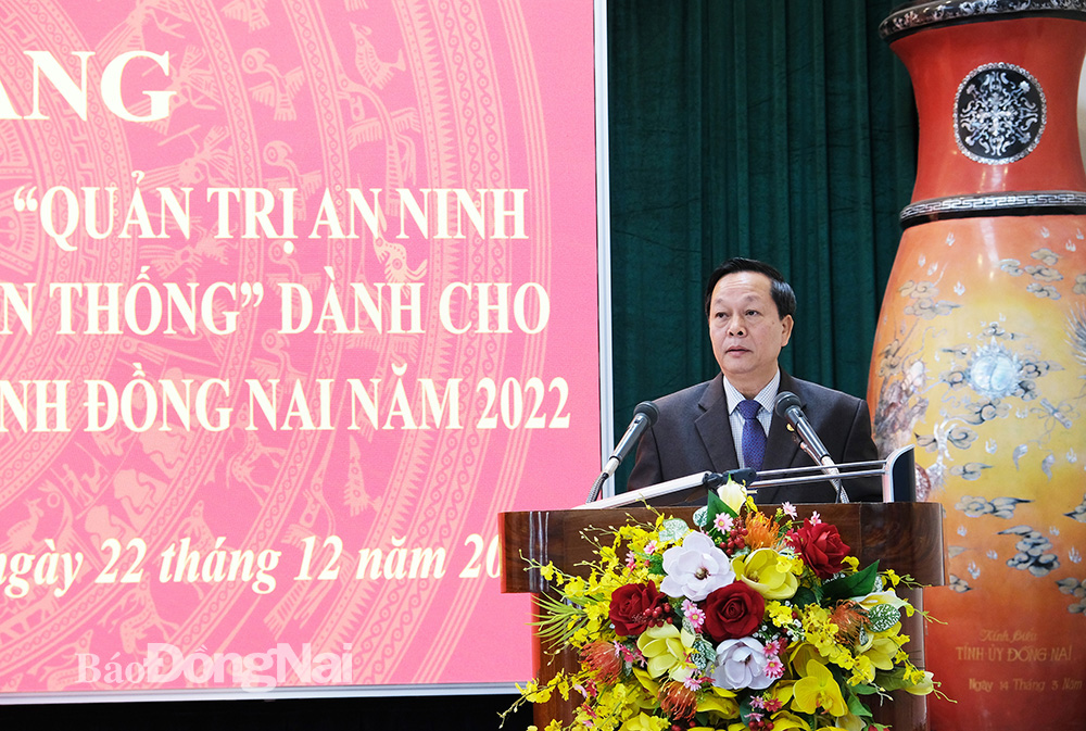 Trung tướng, GS.TS Nguyễn Xuân Yêm, Viện trưởng Viện An ninh phi truyền thống phát biểu tại lễ bế giảng. Ảnh: Đắc Nhân