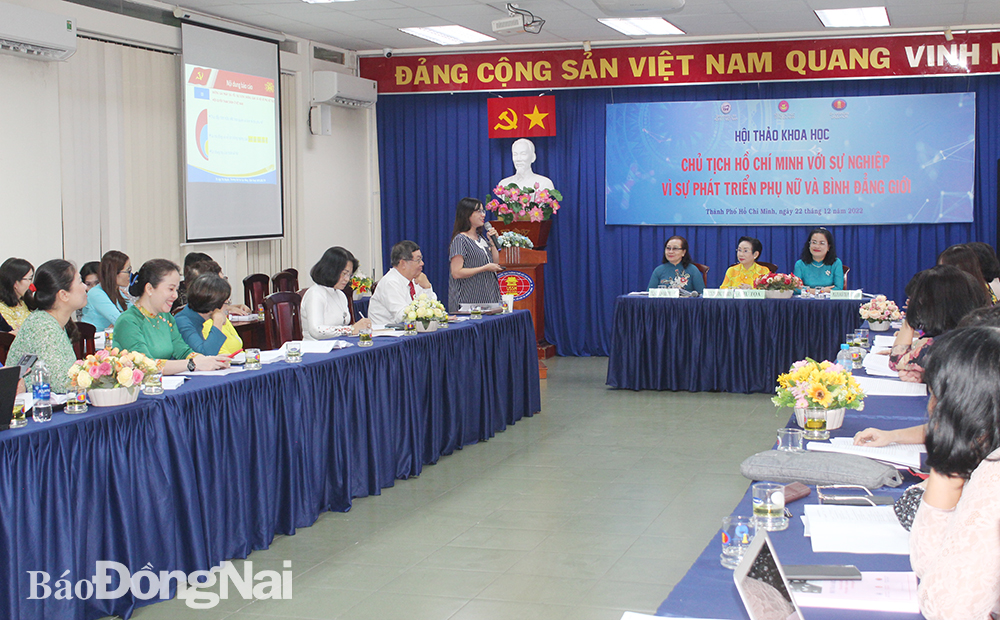 Hội viên Hội Nữ trí thức tỉnh Đồng Nai tham luận tại hội thảo