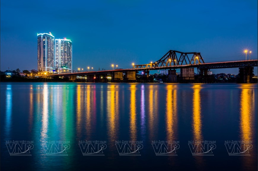 Along with the Hanoi Opera House and the History Museum, Long Bien Bridge is an iconic example of French architecture in Hanoi. Familiar to many generations, it has become a cultural and historical landmark of Vietnam’s capital.  