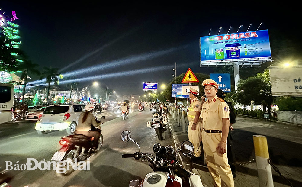Đội Cảnh sát giao thông số 1 (Phòng Cảnh sát giao thông, Công an tỉnh) cũng triển khai lực lượng chốt tại các giao lộ lớn, điều tiết, phân luồng khi xảy ra đông xe trên quốc lộ 1,đoạn qua TP.Biên Hòa