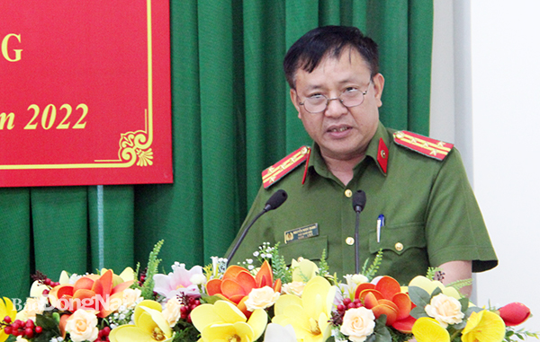 Đại tá Nguyễn Ngọc Quang, Phó giám đốc Công an tỉnh báo cáo vụ việc tại buổi họp báo