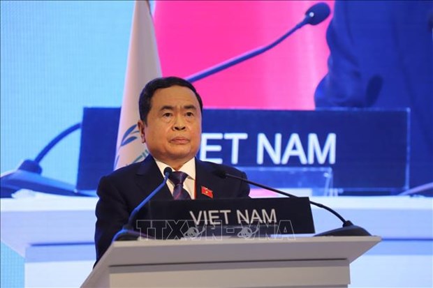 Permanent Vice Chairman of the National Assembly (NA) Tran Thanh Man speaks at the event.