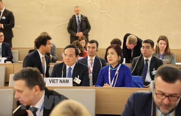 The Vietnamese delegation was led by Deputy Prime Minister Tran Luu Quang