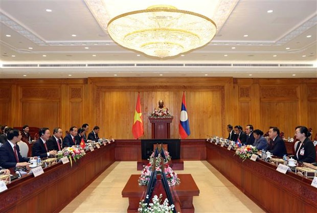 President Vo Xuan Thuong meets with Chairman of the Lao National Assembly Saysomphone Phomvihane in Vientiane on April 10