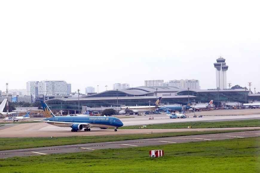 Under the adjusted plan for Tan Son Nhat International Airport, by 2030, it is expected to serve 50 million passengers each year, as well as 800,000-1 million tonnes of cargo. 