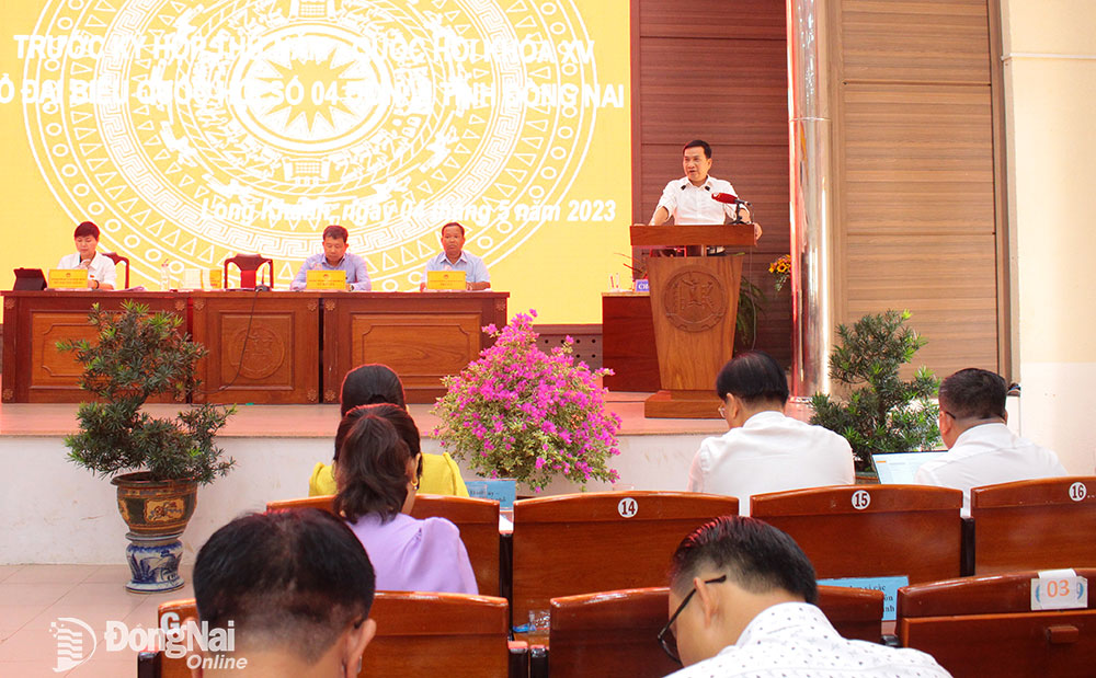 Thiếu tướng Nguyễn Sỹ Quang, Giám đốc Công an tỉnh đã ghi nhận, tiếp thu ý kiến kiến nghị của cử tri