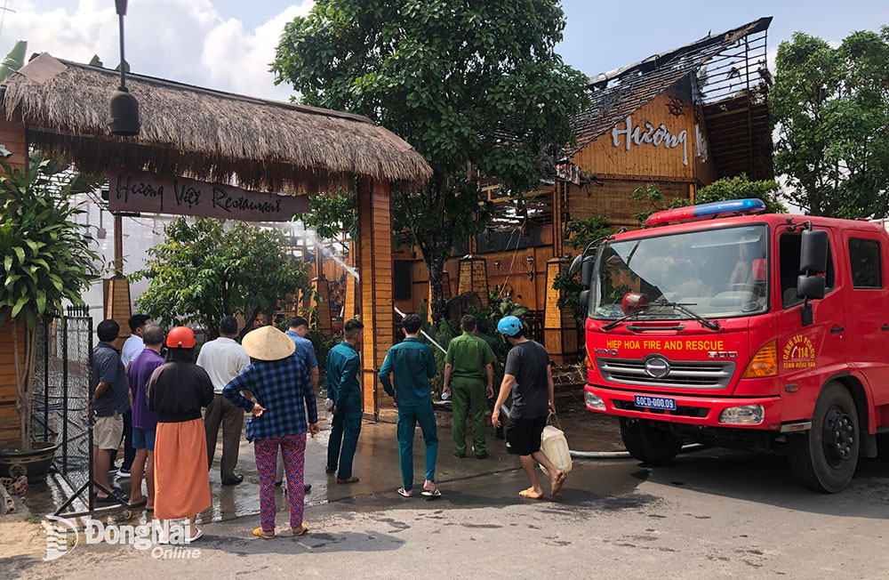 Lực lượng  Cảnh sát Phòng cháy chữa cháy H.Xuân Lộc nhanh chóng dập tắt hỏa hoạn