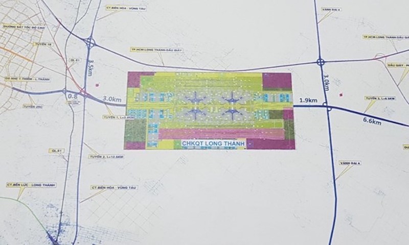 A map shows the direction of two roads connecting with Long Thanh airport – PHOTO: VNA