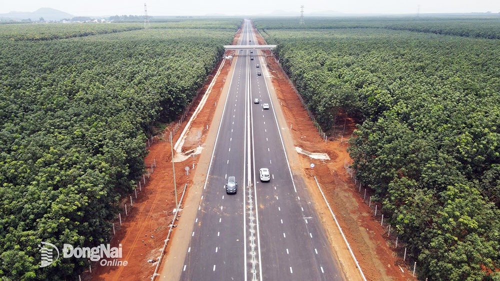 Tuyến chính đường cao tốc Phan Thiết - Dầu Giây đã được đưa vào khai thác từ ngày 30-4