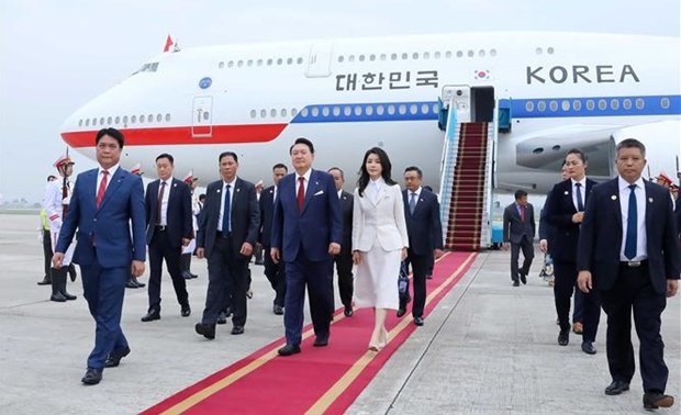 President of the Republic of Korea (RoK) Yoon Suk Yeol and his wife Kim Keon Hee arrive in Hanoi.