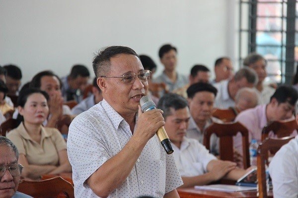 Cử tri P.Long Bình phản ảnh ý kiến tại buổi tiếp xúc cử tri