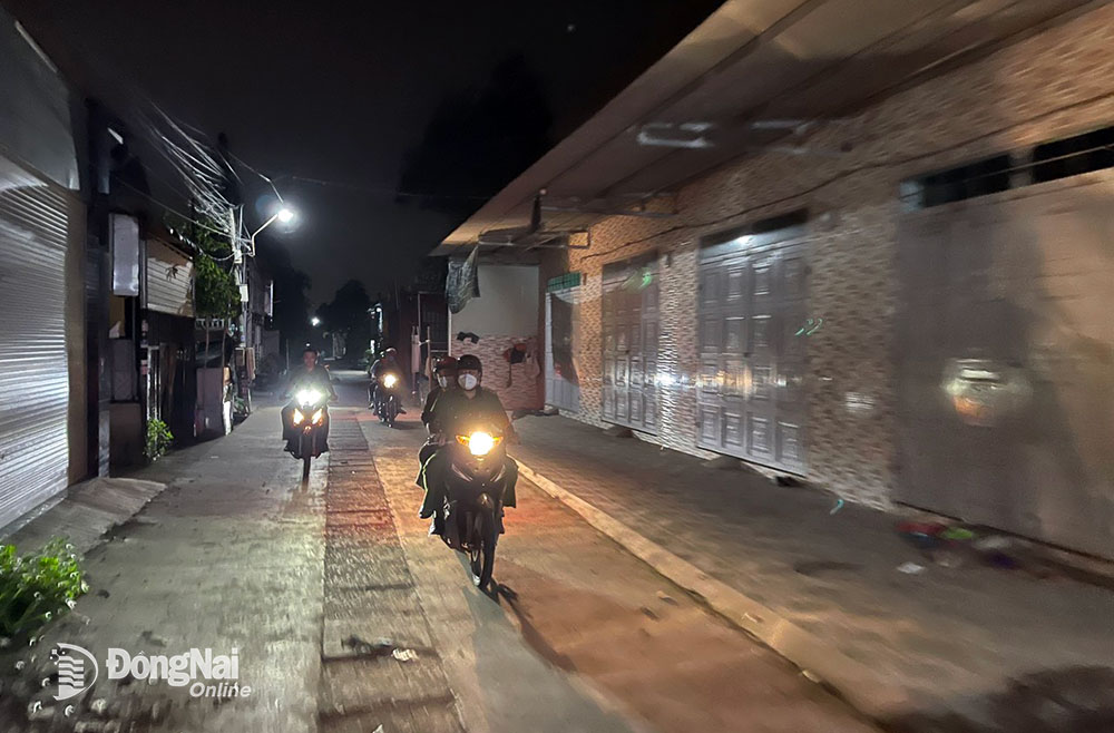 Công an xã Sông Trầu (H.Trảng Bom) thường xuyên tuần tra, kiểm soát địa bàn vào ban đêm