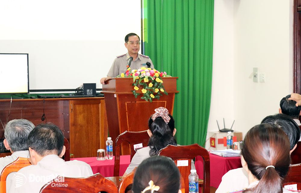 Cục trưởng Cục Thi hành án dân sự tỉnh Trịnh Ngọc Quỳnh phát biểu tại buổi họp mặt